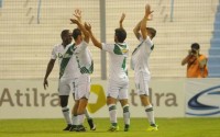 Banfield-goleo-tiro-canita-Rafaela_OLEIMA20150220_0209_8