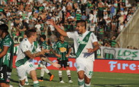 Festejo-Viatri-Banfield-Mataderos-Sanchez_CLAIMA20150406_0204_27